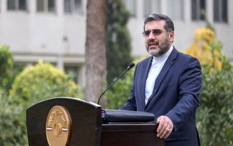 برای جوانان پوشش شرعی معین می‌کنیم